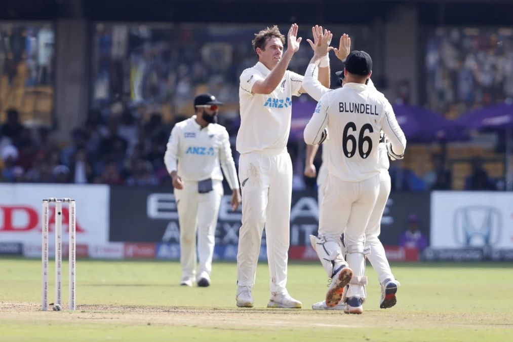 बेंगलुरु में नई बॉल ने कर दिया टीम इंडिया संग 'खेला', 62 रन में गिरे 7 विकेट, पलटी बाजी?