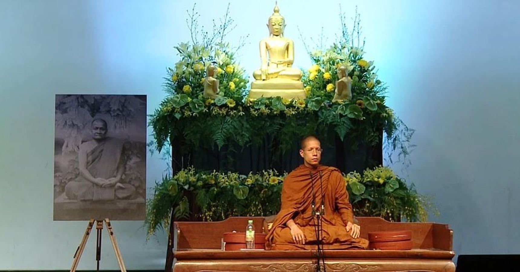 लंदन में पढ़ाई, लग्जरी लाइफ... कौन है सब त्याग बौद्ध भिक्षु बना करोड़पति का बेटा? - Malaysian telecom tycoon ananda krishnan son ven ajahn siripanyo become a buddhist monk after renounced rs