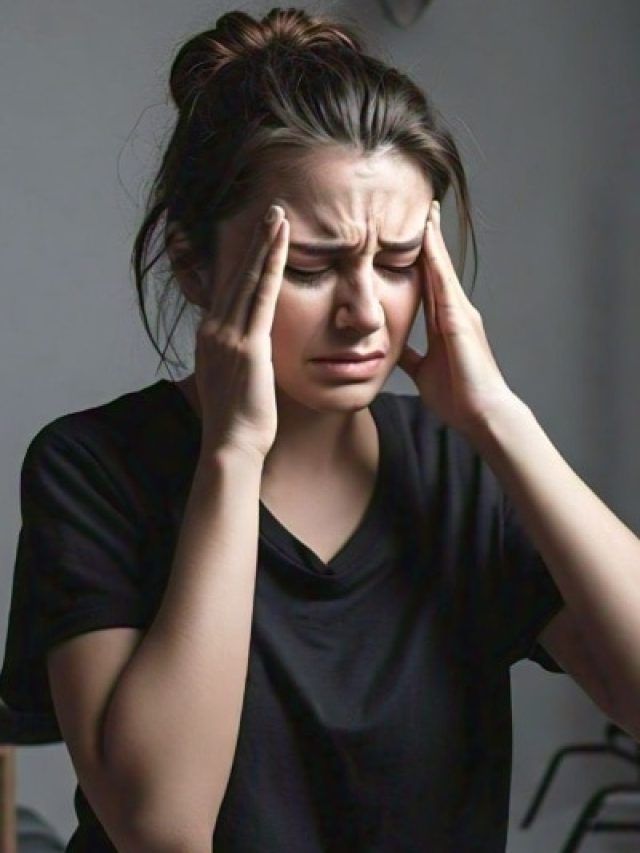 आए दिन होता है सिर में दर्द? कहीं इस विटामिन की कमी से तो नहीं हो रहा ऐसा