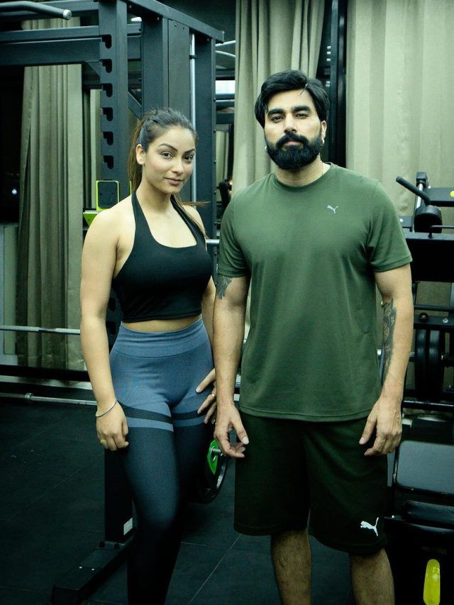 यूट्यूबर की नैनी संग डेट, 2 बीवियों को छोड़ फिर करेगा शादी? कहा- उन्हें सब पता है