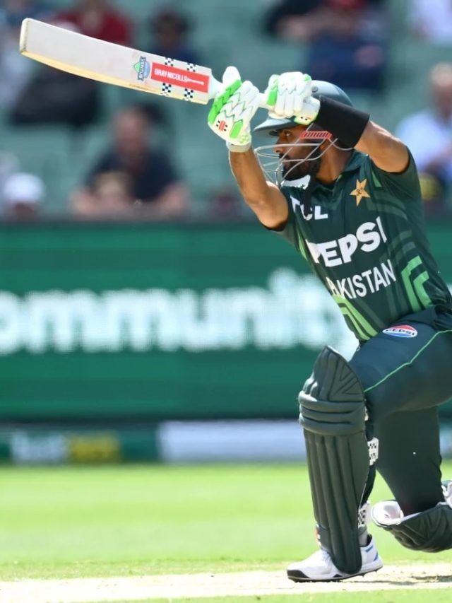 बाबर के निशाने पर रोहित शर्मा का महारिकॉर्ड... कोहली को छोड़ा पीछे