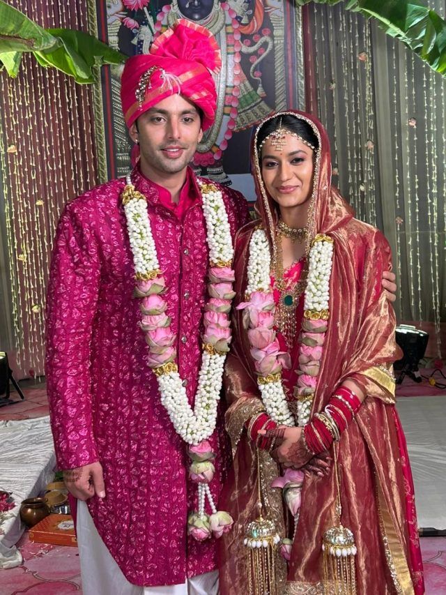 न ज्यादा पैसे खर्च किए-न लोगों को बुलाया, करोड़पति एक्टर ने मंदिर में की शादी, बोला- बीवी...