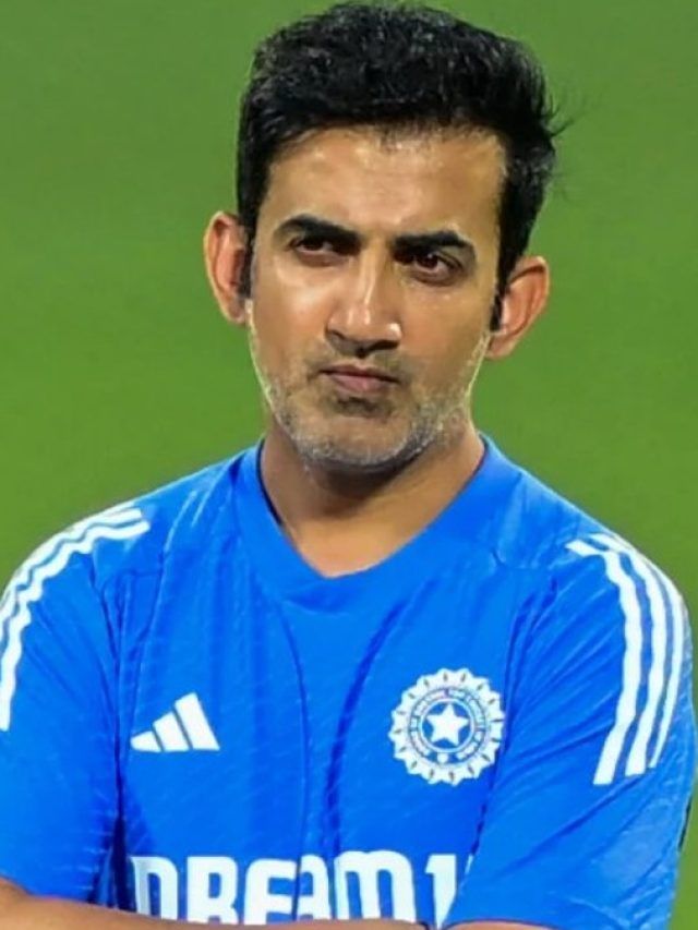 नए साल के पहले दिन बड़ा खुलासा... कोच गंभीर के पसंदीदा प्लेयर को सेलेक्टर्स ने निकाला