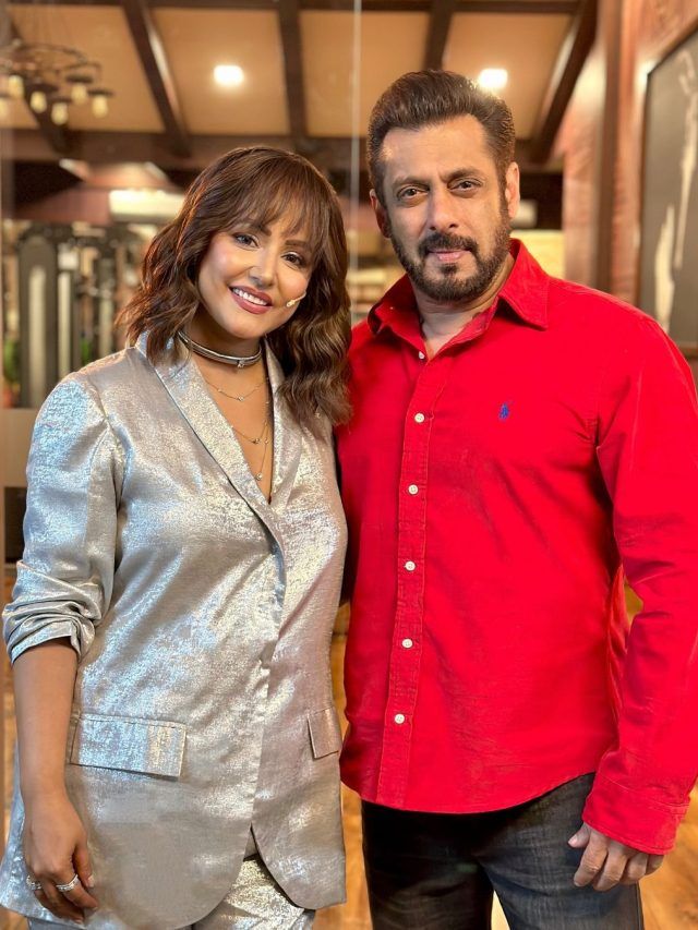 बिग बॉस पहुंचीं हिना खान, सलमान ने पूछा कैसा चल रहा है इलाज? हुईं इमोशनल