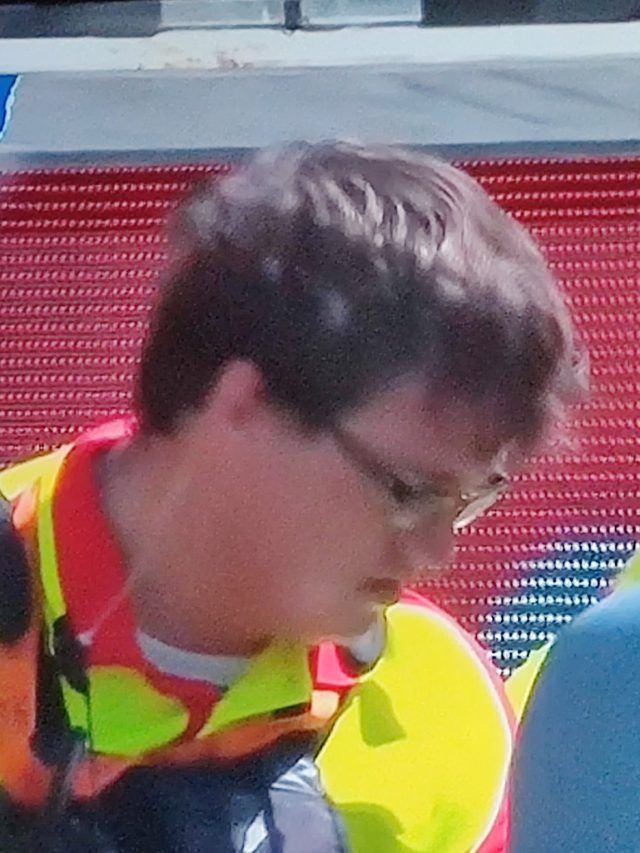 कोहली ने पर्थ में जड़ा ऐसा छक्का... बाल-बाल बचा सिक्योरिटी गार्ड, VIDEO