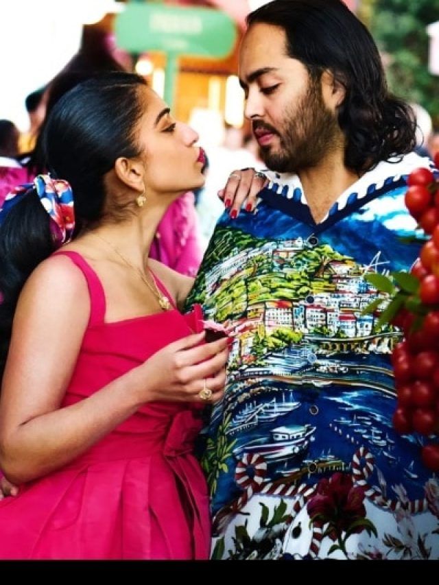 अनंत अंबानी-राधिका को NYT ने दिया नया खिताब, आलीशान शादी पर कहीं ये बातें