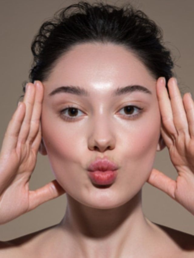 एक महीना रोज खा लें ये हरा फल, चेहरे से गायब होने लगेंगे बुढ़ापे के निशान