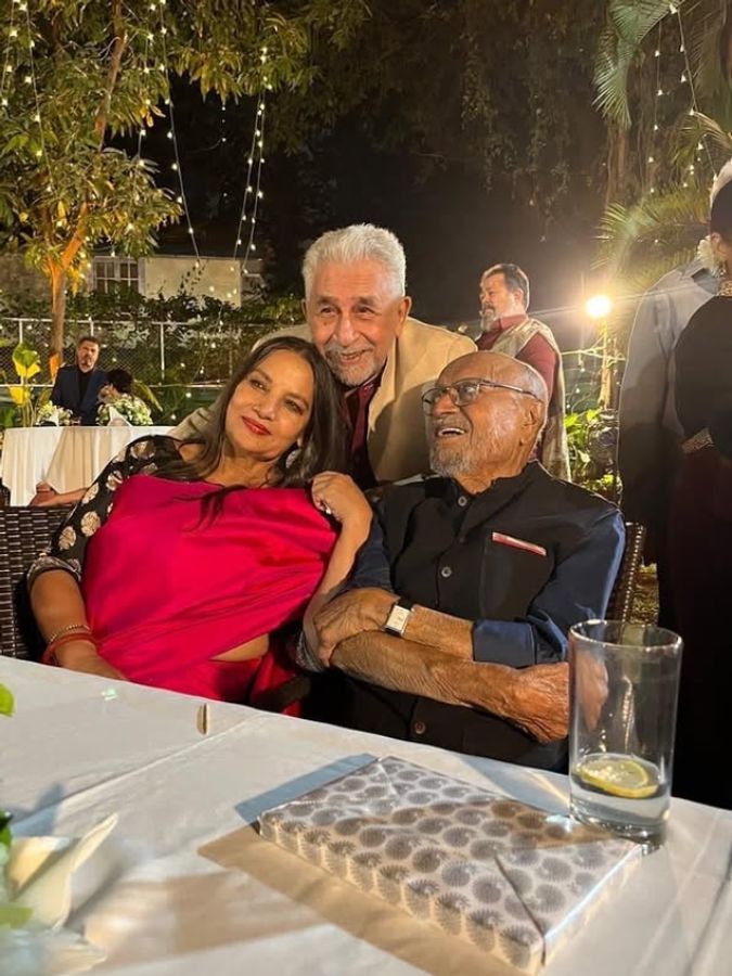 श्याम बेनेगल ने 9 दिन पहले दोस्तों के साथ मनाया था जश्न, अब यादें रह गईं बाकी - Director shyam benegal celebrated last birthday 9 days before death shabana azmi shared photo