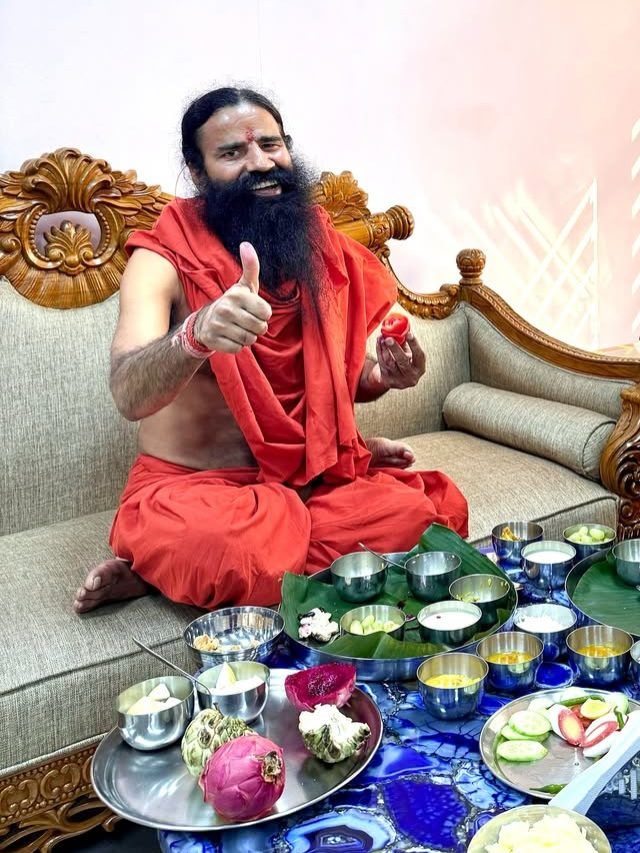 दिन में 1 बार खाना खाते हैं स्वामी रामदेव, खुद बताई अपनी डाइट और डेली रूटीन