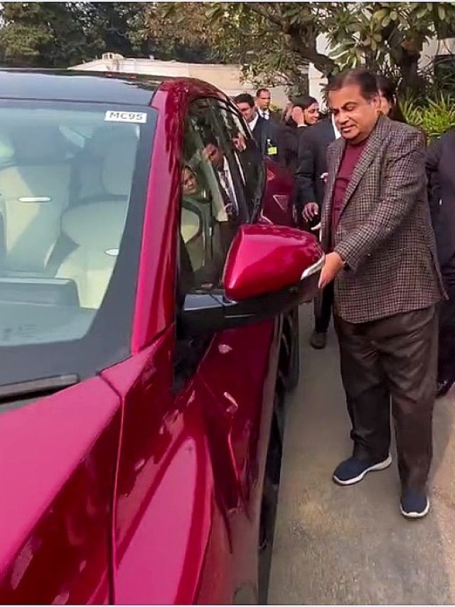 Mahindra की इलेक्ट्रिक SUV देख नितिन गडकरी हुए गदगद! बोले ये आनंद...'