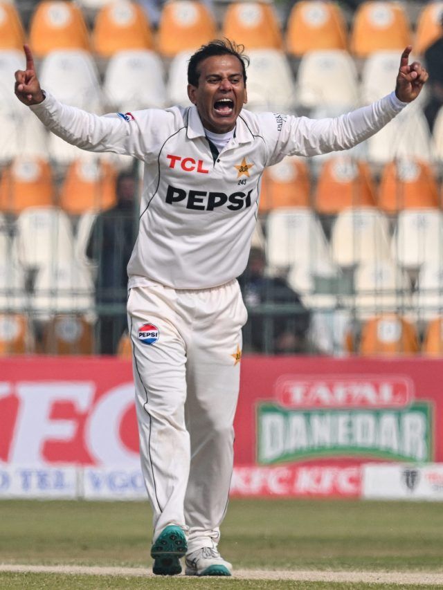 38 साल के पाकिस्तानी स्पिनर ने हैट्रिक लेकर रचा इतिहास, पहली बार हुआ ऐसा