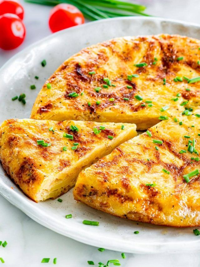 এই অমলেট একাই 'ফুল মিল' একটা খেলে পেট ভর্তি, কীভাবে বানাবেন? রেসিপি