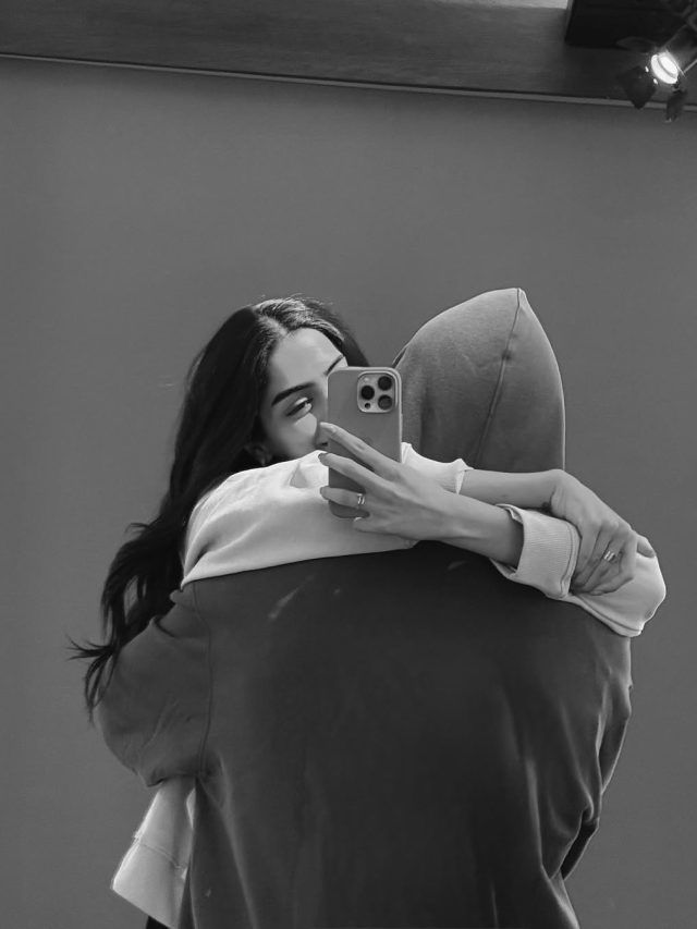 मिस्ट्री मैन के साथ नजर आई श्रीदेवी की छोटी बेटी, चकराए यूजर्स ने पूछा- ये कौन है?