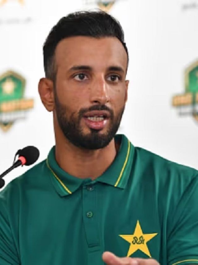 'खिलाड़ियों की इज्जत करो...', पाकिस्तानी कप्तान हुए आगबबूला, पत्रकारों पर भड़के