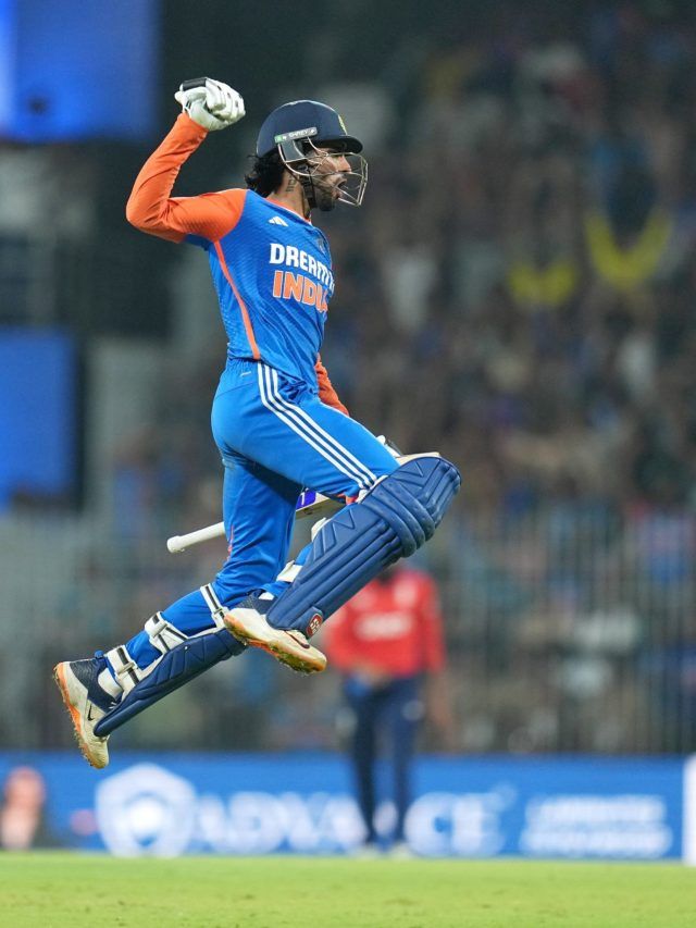 तिलक वर्मा ने जीत के बाद दिया सिग्नेचर पोज, कप्तान सूर्या हुए नतमस्तक, VIDEO