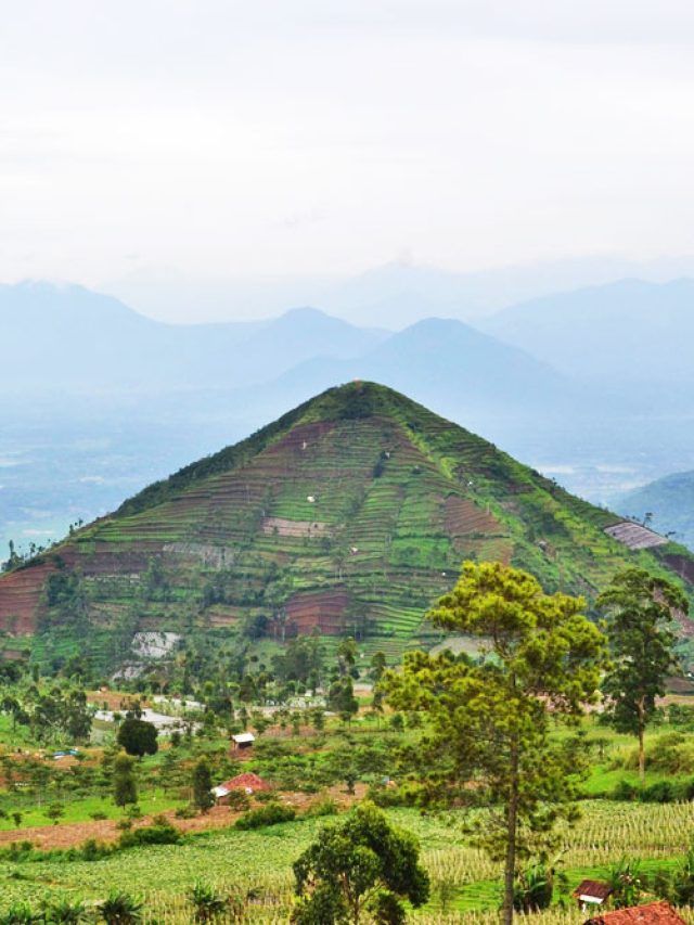 ‘25,000-year-old pyramid found’: Experts say it may not be man-made