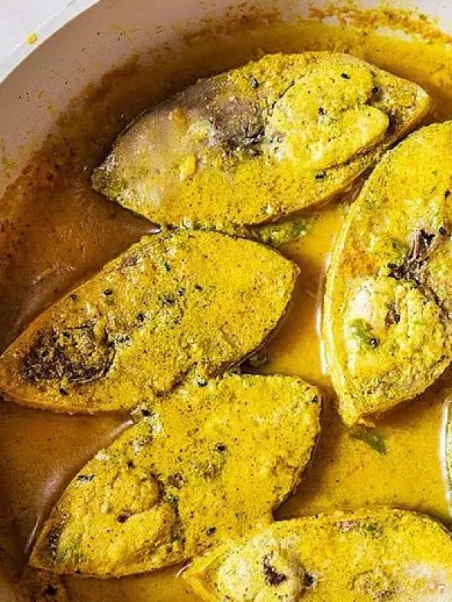 বাঙালরা ইলিশ রান্নায় পেঁয়াজ দেয় না, ঘটিদের কারণটা জানা দরকার