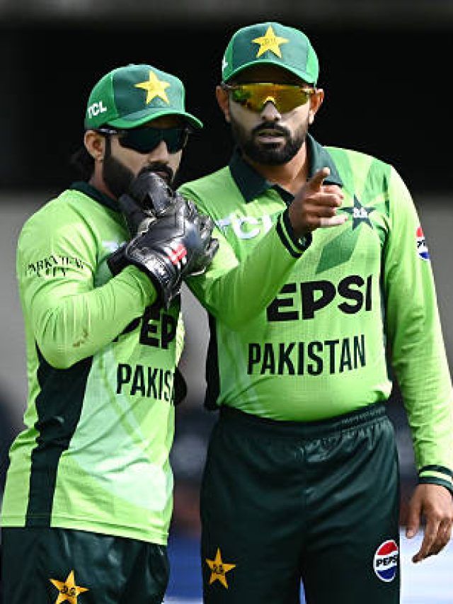 'इन्हें जूते मारने चाहिए...', बाबर आजम पर भड़का ये पाकिस्तानी क्रिकेटर