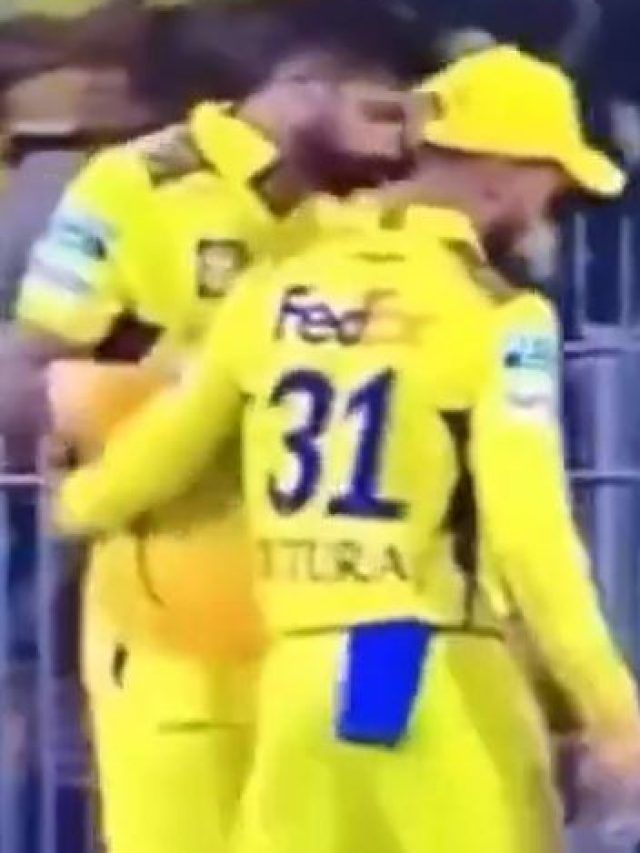 IPL में बॉल टेम्परिंग का दावा, धोनी के 2 धुरंधरों पर लगा आरोप, VIDEO वायरल