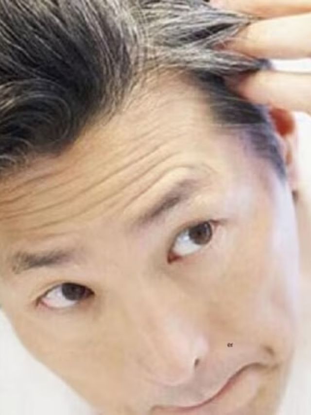 सफेद बालों को नेचुरली काला बना सकती हैं ये 6 जड़ी-बूटियां, जल्दी दिखता है रिजल्ट!