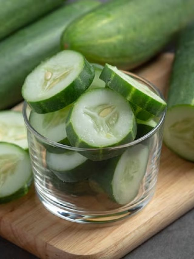 खीरा कब और कैसे खाएं, गर्मियों में खीरा खाते समय रखें इन बातों का ख्याल