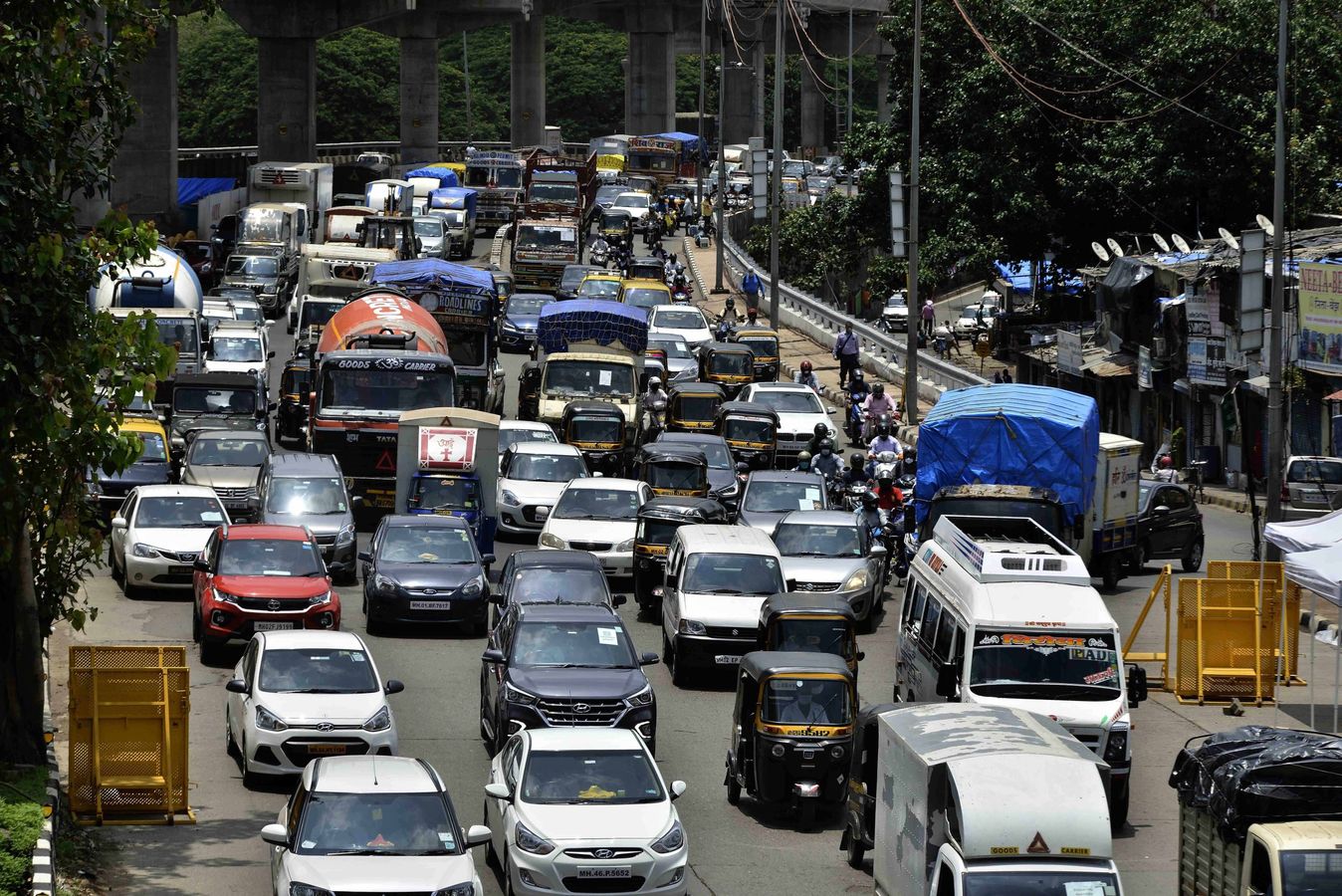 नया नियम: पेट्रोल पंप पर कैमरों की नज़र, 1 जुलाई से इन गाड़ियों को नहीं मिलेगा फ्यूल! - New rule delhi no fuel for old vehicles policy set to launch from 1st