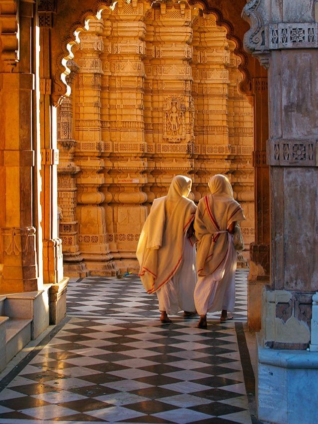 ‘The hidden lives ban’: The Jain mystery behind banning potatoes, garlic, and onions