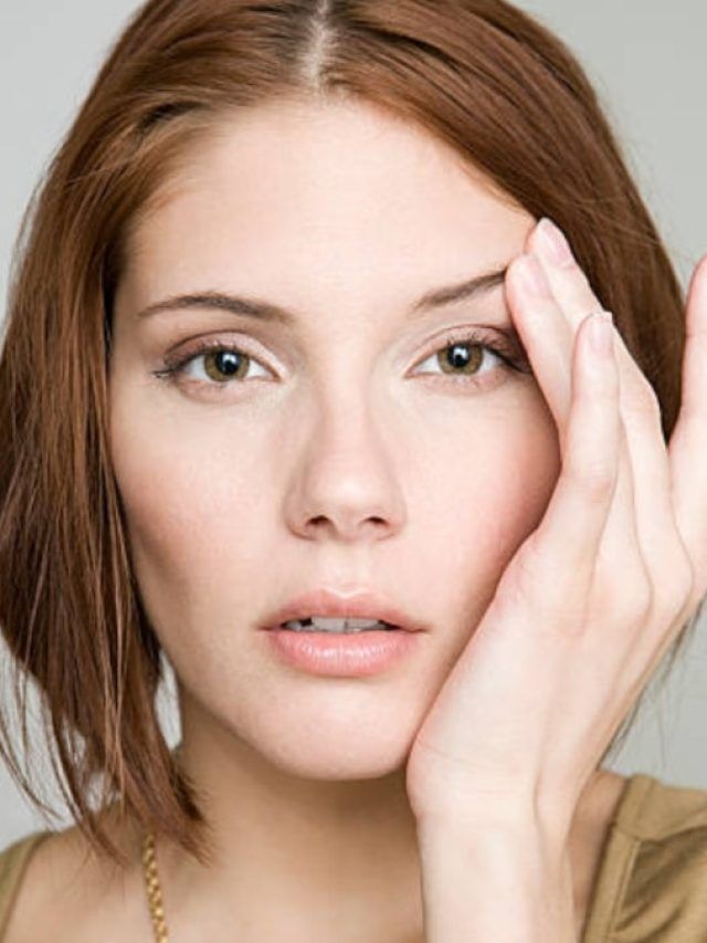 30 से 40 के बीच की महिलाएं रोज खाएं ये 3 चीजें, स्किन के लिए हैं फायदेमंद