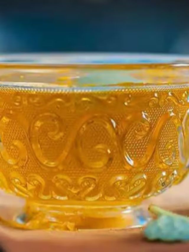 यूरिक एसिड को बॉडी से बाहर निकाल देंगे ये 4 ड्रिंक, पेट भी अच्छे से होगा साफ