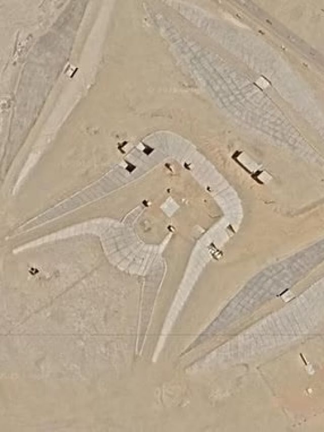 'Egypt’s next enigma': Strange shape near Giza has internet convinced it’s a stargate