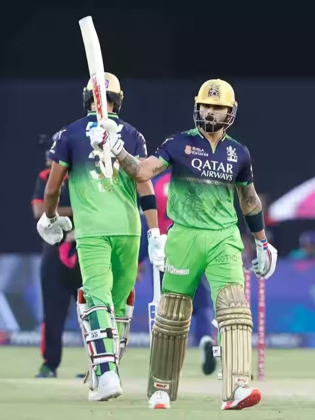 कोहली ने रचा इतिहास, T20 में जड़ा 'स्पेशल शतक', बाबर-गेल कोसों पीछे