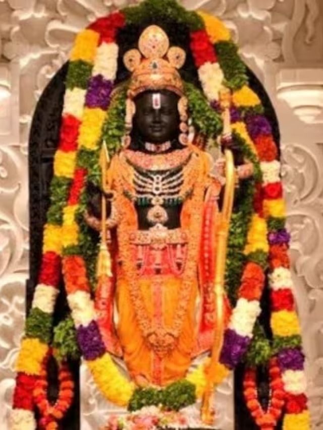 IPL के बीच अयोध्या पहुंचा ये क्रिकेटर... पत्नी संग किए रामलला के दर्शन