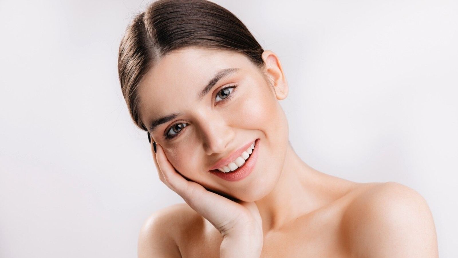 Lesli Easterbrook porno video Avval shaffof suyuqlik, keyin esa sperma chiqariladi.