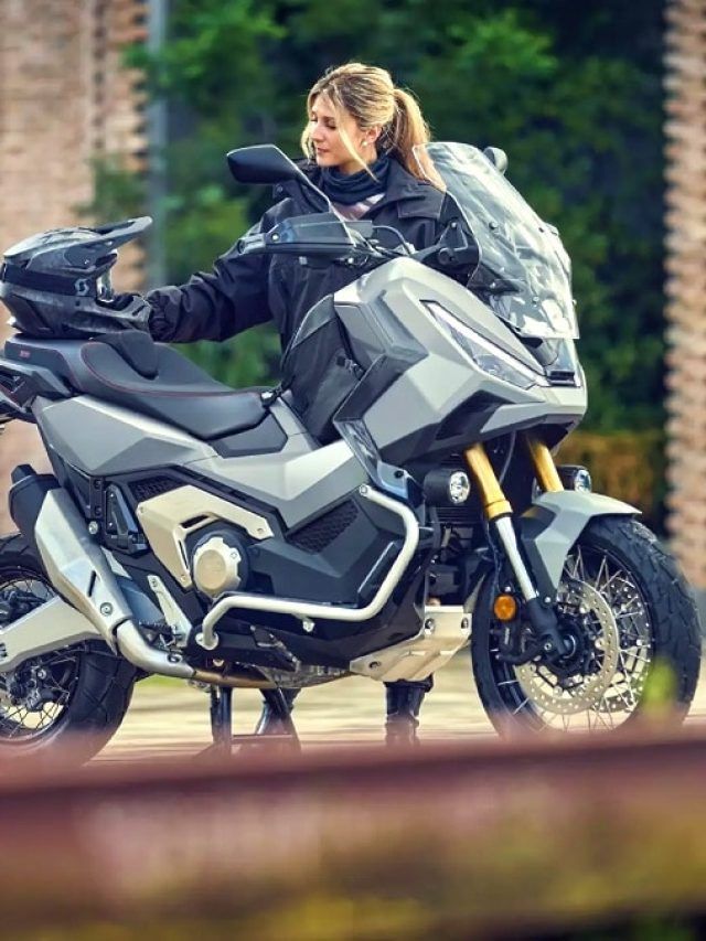 Honda ने लॉन्च किया 750 सीसी का स्कूटर, कीमत जान उड़ जाएंगे होश