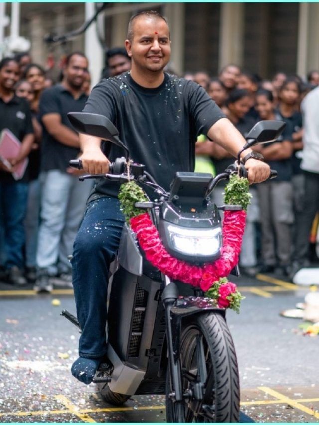 500KM रेंज... स्मार्ट फीचर्स! शुरू हुई Ola Roadster X बाइक की डिलीवरी