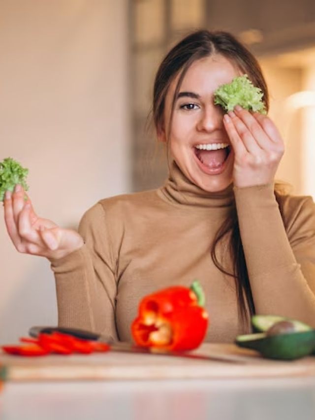 30 की उम्र के बाद डाइट में शामिल करें ये फूड्स, चमक उठेगा चेहरा