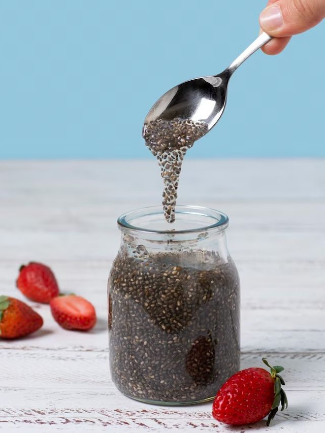 भूलकर भी चिया सीड्स के साथ न खाएं ये 5 चीजें, सेहत पर पड़ सकता है भारी
