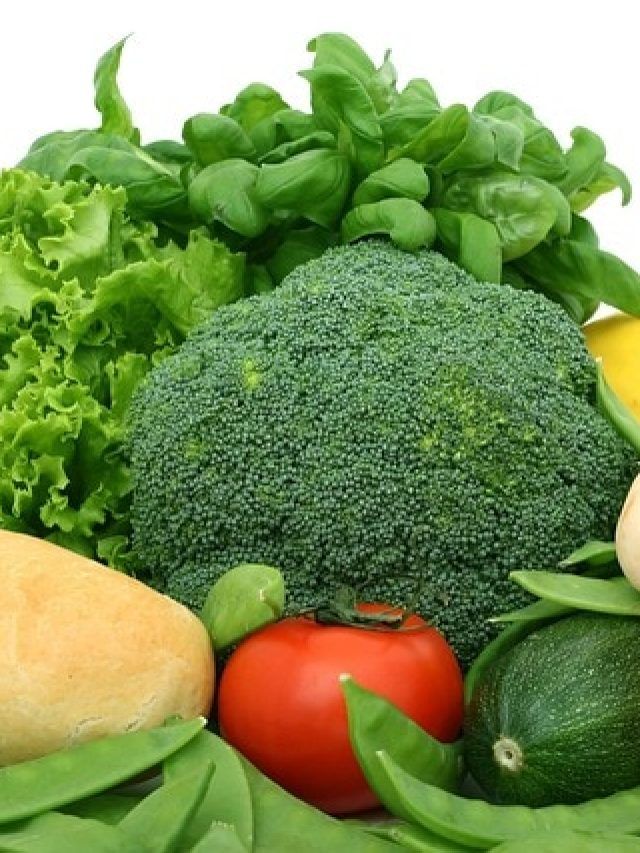 इन 5 सब्जियों को कच्चा खाना अधिक फायदेमंद, आज से ही खाना करें शुरू