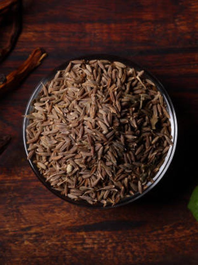 हेल्दी डाइट के साथ रोज पिएं इस चीज का पानी, थुलथुला पेट होने लगेगा अंदर