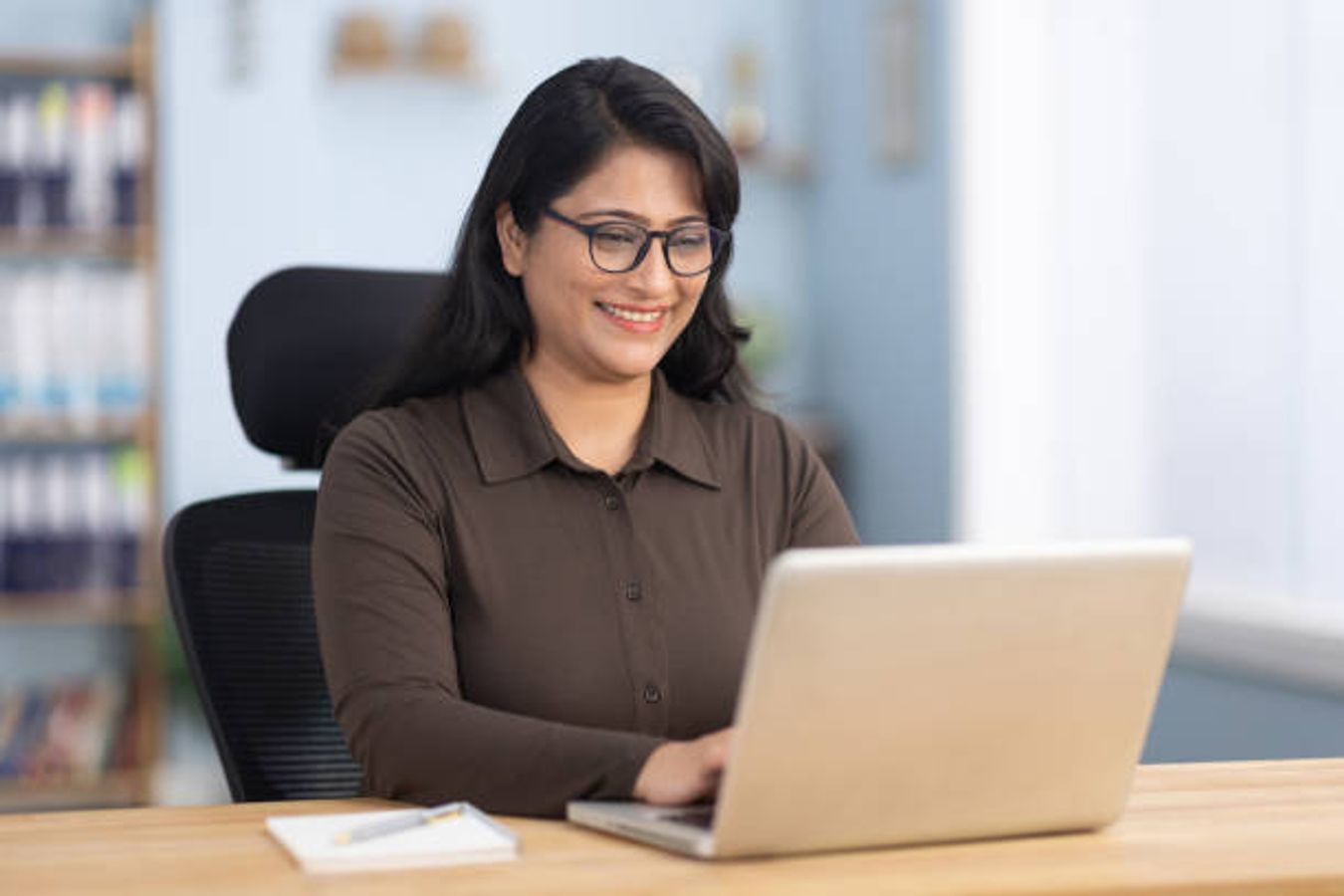 M va F pul evaziga jinsiy aloqa qilishni taklif qilishadi M va F pul evaziga jinsiy aloqa qilishni taklif qilishadi