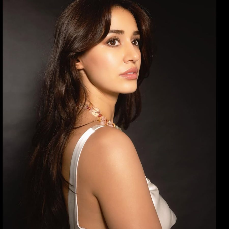8 Disha Patani's party looks one can recreate 8 Disha Patani's party looks one can recreate
