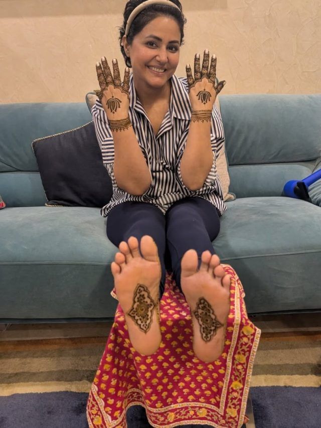 मेहंदी सेरेमनी में दिखा हिना खान सिंपल लुक, बॉयकट बाल-स्ट्राइप्ड शर्ट में लगवाई 'हिना', PHOTOS