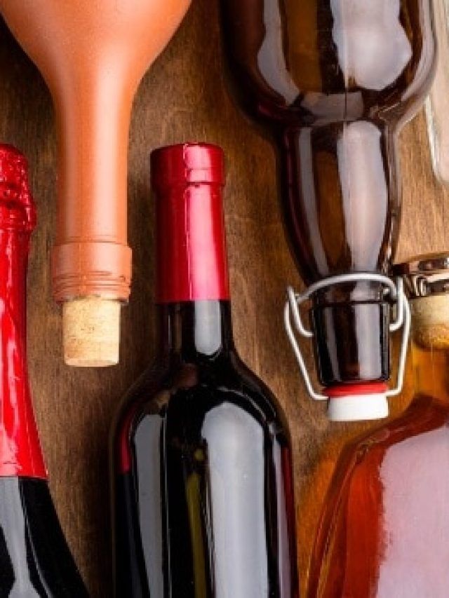 क्यों Wine की बोतल को लाल रंग से भरी बाल्टी में डुबाया जाता है?
