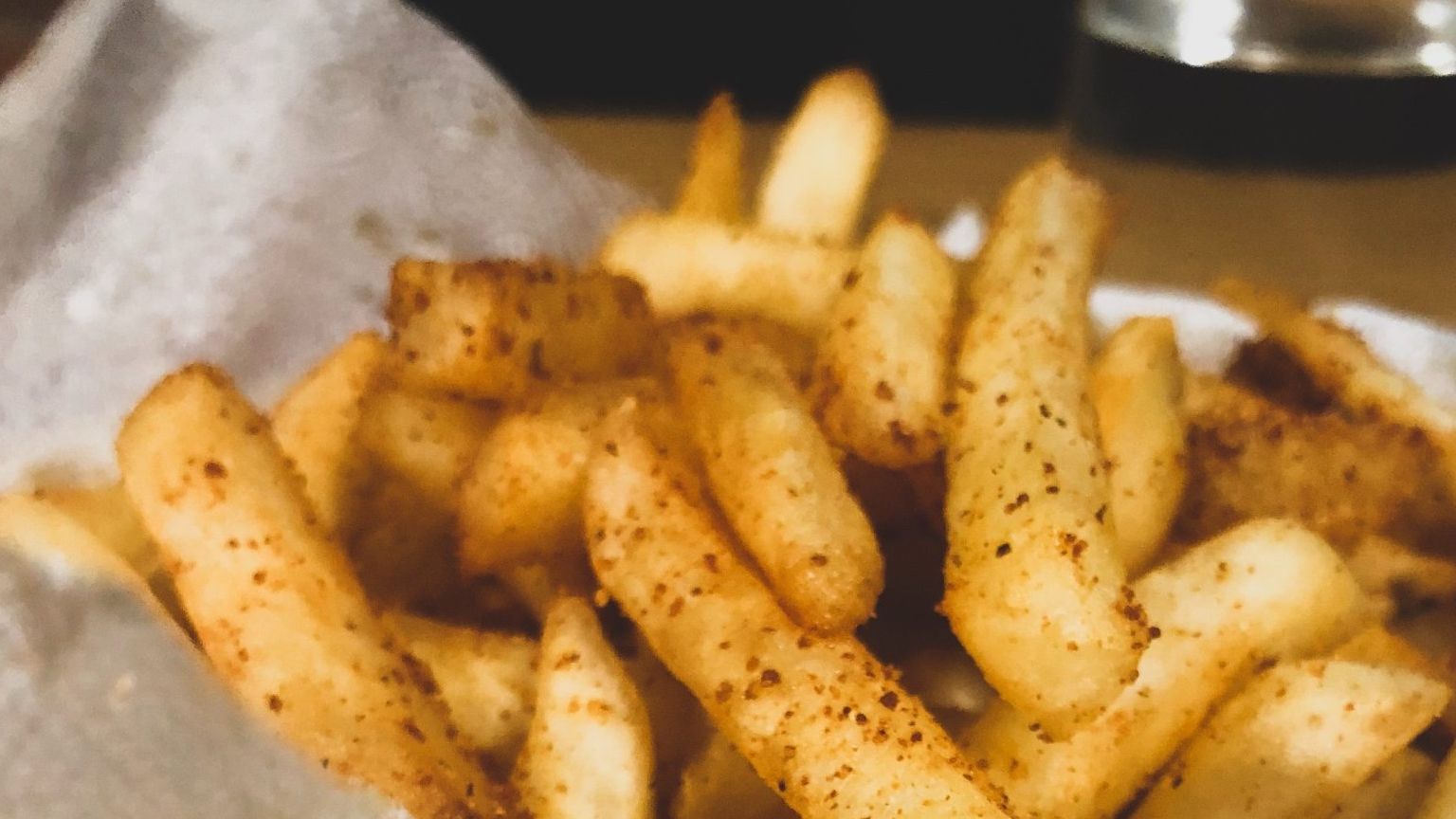 Can chocolates, cold drinks, fries relieve migraine pain?