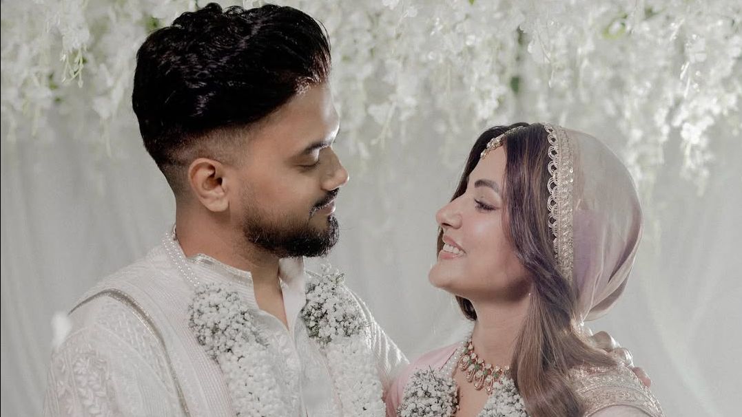 Hina Khan-Rocky Jaiswal's dreamy wedding pics