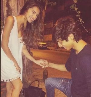 अहान पांडे और तारा सुतारिया की वायरल तस्वीर ने मचाया तहलका, फैंस पूछ रहे हैं – क्या चल रहा है?