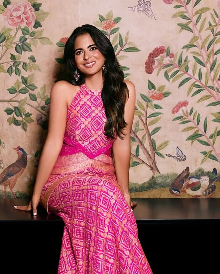 isha ambani pink dress Barbiecore Goals: Isha Ambani and daughter Aadiya shine in matching pink Dolce & Gabbana dresses