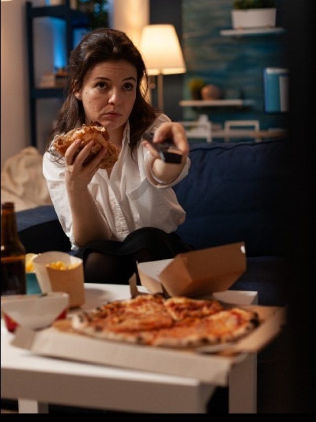 सेहत बिगाड़ रही हैं ये 10 आदतें, छोड़ते ही बढ़ जाएगी उम्र!