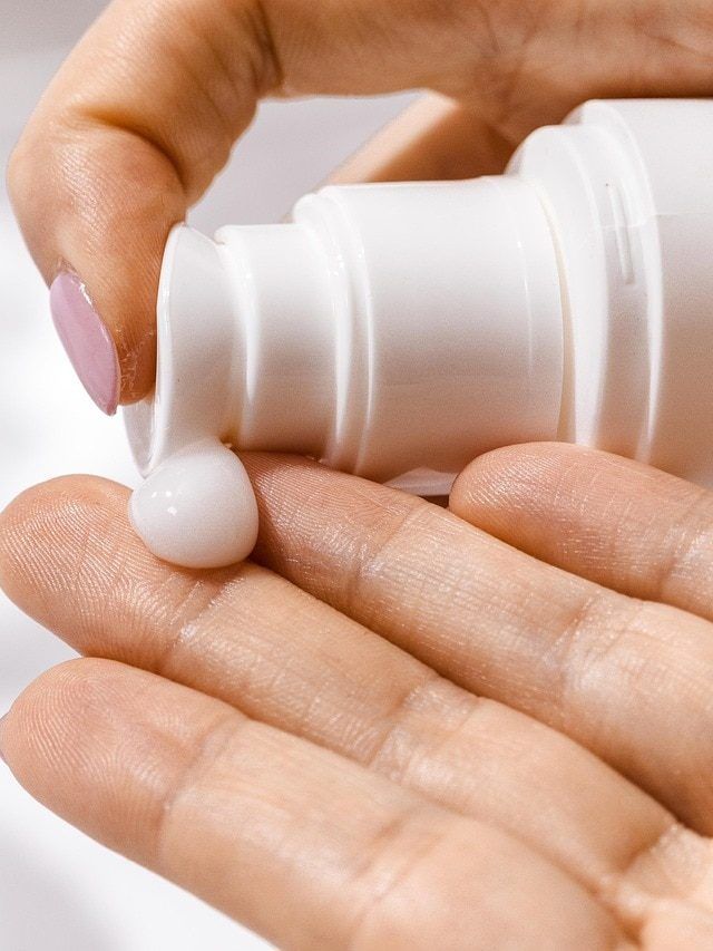 सनस्क्रीन लोशन खरीदते समय इन बातों का रखें ख्याल, तभी मिलेंगे फायदे