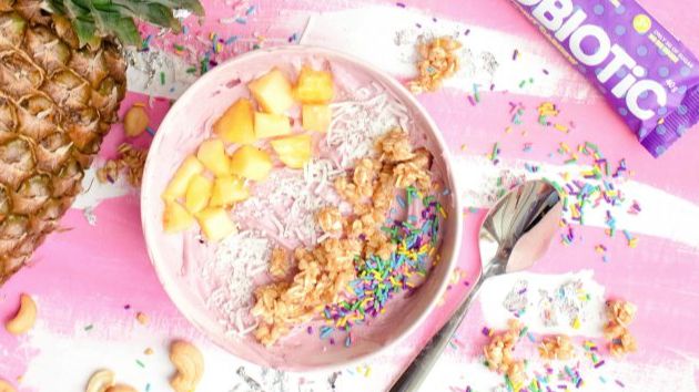 Prebiotics vs. Probiotics: Health benefits, Food sources